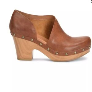 Korks Clogs. Women size 8